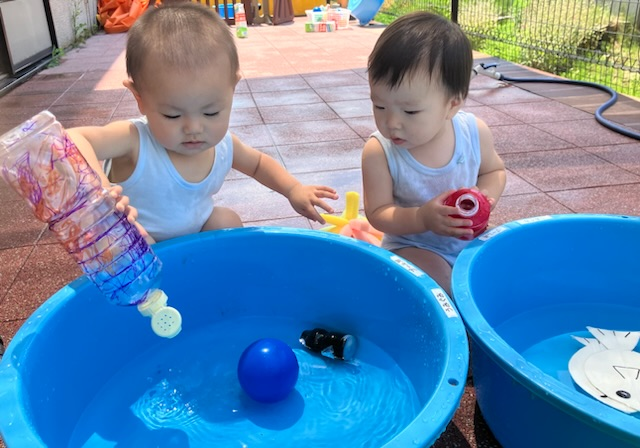 初めての水あそび🐠💦（0歳児すいか組）