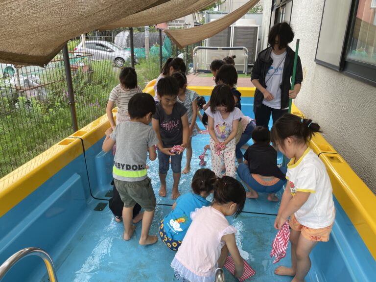 プールあそびが始まりました⛱